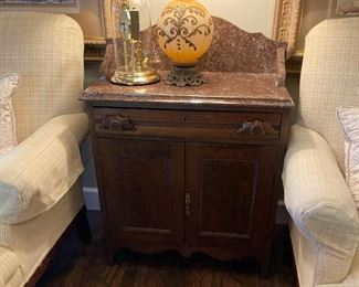 Another marble washstand 