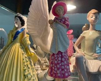 Princess Diana and Queen Elizabeth Figurines
