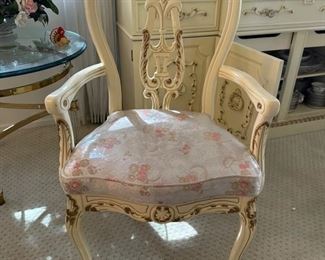 Armed dining chair. Measures 25" x 20" x 41.5"