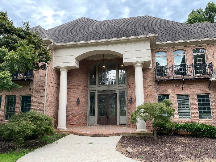 ***MORE PICTURES COMING SOON! *** text Sara with questions.