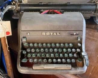 1950s Royal Vintage Typewriter