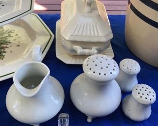 Wonderful shakers and creamer