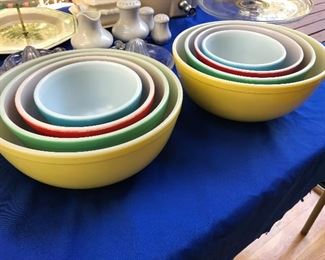 Look at these Pyrex Bowls - full sets