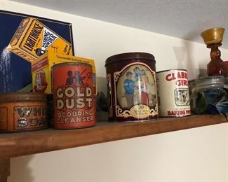 Wonderful collection of vintage tins 