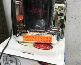 Look at this jukebox popcorn popper - what fun