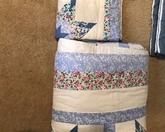 Another nice full size quilt with pillow shams