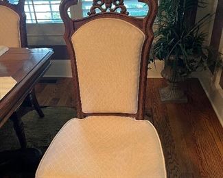 Dining room chair