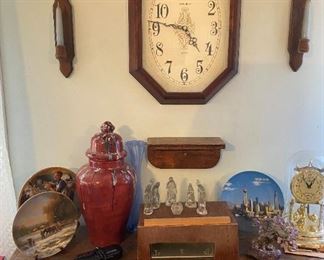 Decorative accessories.