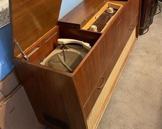 MID CENTURY MODERN - GERMAN GRUNDIG MAJESTIC MUSICAL INSTRUMENT CONSOLE.