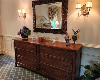 bureau 30 x 28 x 19, mirror: 35 x 42