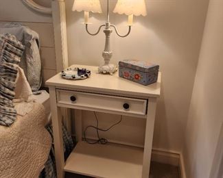 29h x 24w x 15d  (2 available), lamp: 34"h