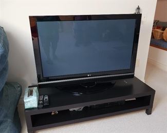tv stand 13h x 58w x 22d