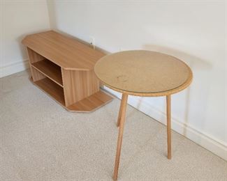 tv stand 18h x 38w x 16d