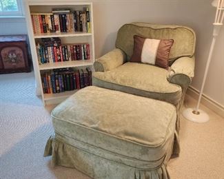 33h x 37w x 35d, ottoman 16h x 33w x 17d