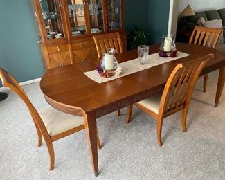 Ethan Allen Dining Set                                                                         Includes: Table w/6 Chairs, 2 leaves and table pads