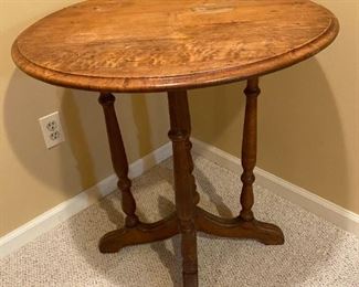 Round Maple Table