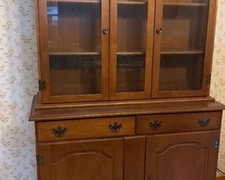 Dining Room Hutch                         https://ctbids.com/estate-sale/17888/item/1780252