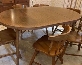 Formica Kitchen Table With Six Chairs https://ctbids.com/estate-sale/17888/item/1780254