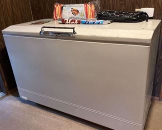Sears Coldspot Freezer                 https://ctbids.com/estate-sale/17888/item/1782329