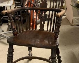 Late 18th / early 19th Century “Knuckle” chair
