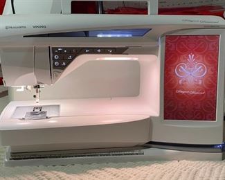 Husqvarna VIKING DIAMOND with NUMEROUS Accessories