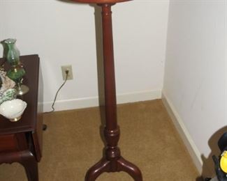 HENKEL HARRIS PLANT STAND.