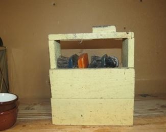 VINTAGE SHOESHINE KIT.