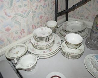 HAVILAND GLORIA.  OVER 35 PIECES.