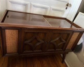 Mid Century Magnavox Music Console Record Player