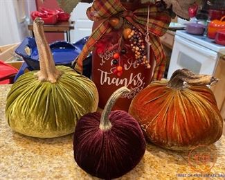 Crushed Velvet Pumpkins