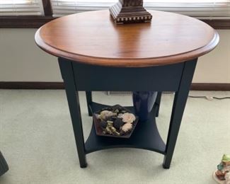 Oval Side Table with Natural Wood Top Nd Black Base