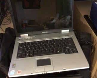 Toshiba Laptop with Bag.