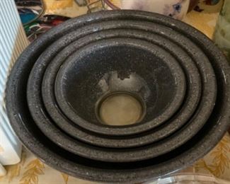 Set of 4 Pyrex Mixing Bowls