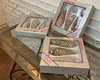 Blown glass pine comb ornaments