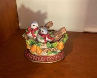 Fitz and Floyd Two Turtle Doves nested salt and pepper shakers