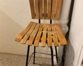 Vintage bar stool. There are 2 