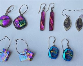 4 Pairs Small Dangling Earrings Jewelry
Lot #: 102