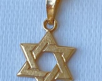 14 Karat Gold Star Of David Charm Anklet
Lot #: 23