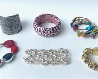 6 Bracelets Jewelry
Lot #: 143
