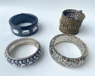 4 Bracelets Jewelry
Lot #: 159