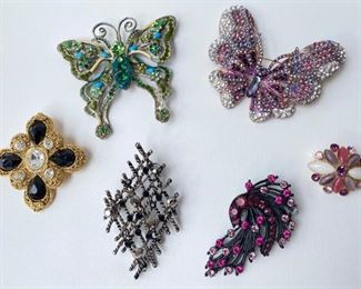 6 Vintage Rhinestone Brooches Pins, 1980s Jewelry
Lot #: 77
