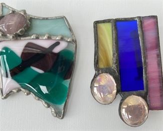 2 Vintage Hand Made Stained Glass Brooches Pins, 1980s Jewelry
Lot #: 152