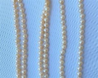 2 Vintage Faux Pearl Necklaces
Lot #: 139