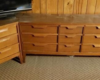 Mid-Century 2 Piece Dresser https://ctbids.com/estate-sale/18086/item/1806678