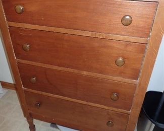 4 drawer wood dresser