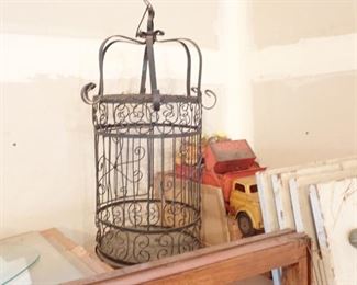 METAL BIRD CAGE