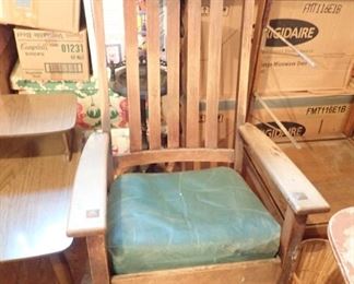 VINTAGE ROCKING CHAIR