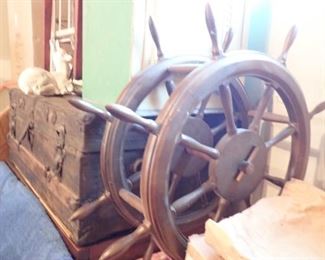 SHIP WHEEL WINE HOLDER