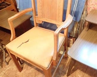 VTG SIDE CHAIR ARMS