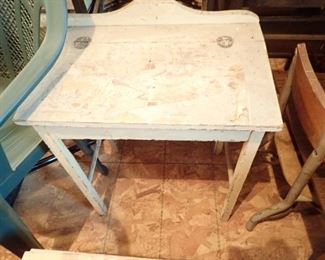 VTG WHITE DESK